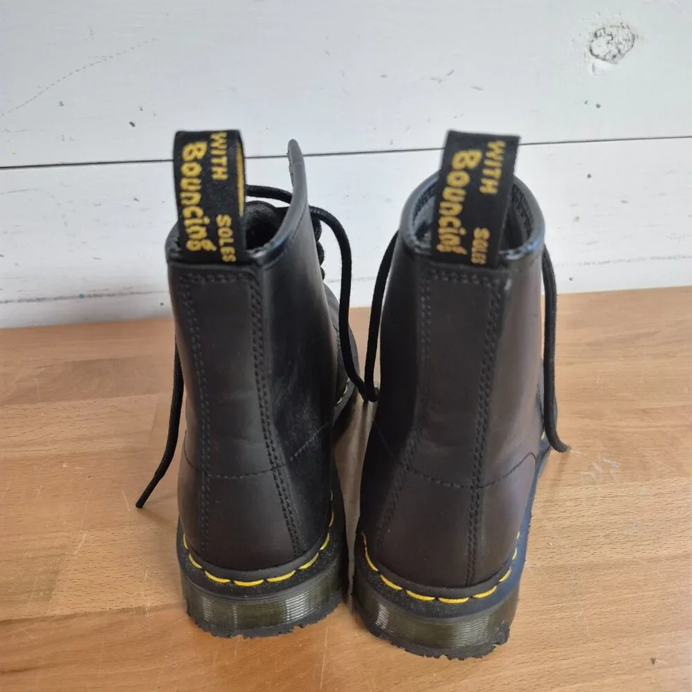DR. Martens unisex adult leather boots Woman's size 6 Men's size 5 - Picture 3 of 6